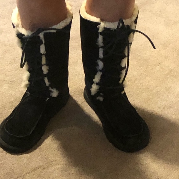 Ugh Lace-up Shearling Boot - Picture 3 of 6